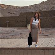 Titulada en Historia, Historia del Arte y Geografía.